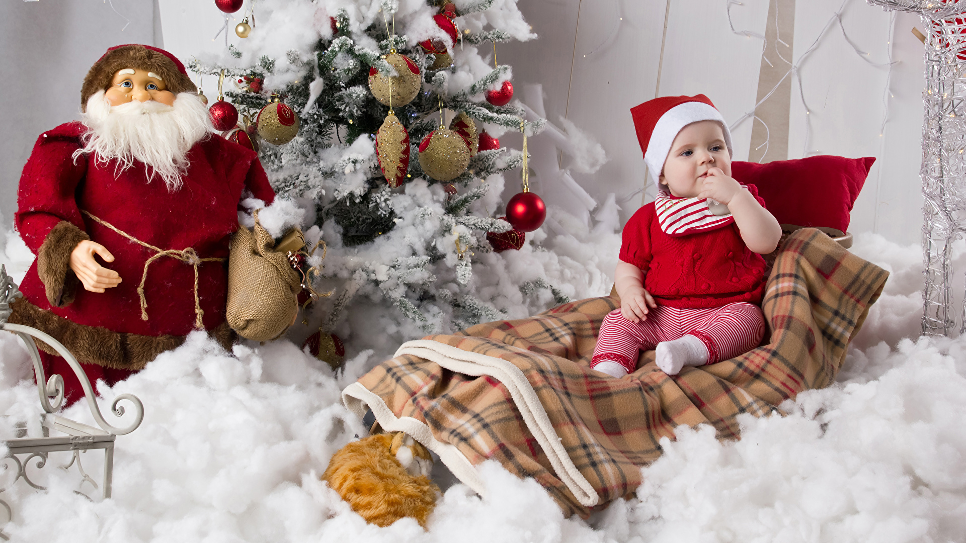 Christmas_Christmas_tree_Santa_Claus_Infants_538739_1920x1080.jpg